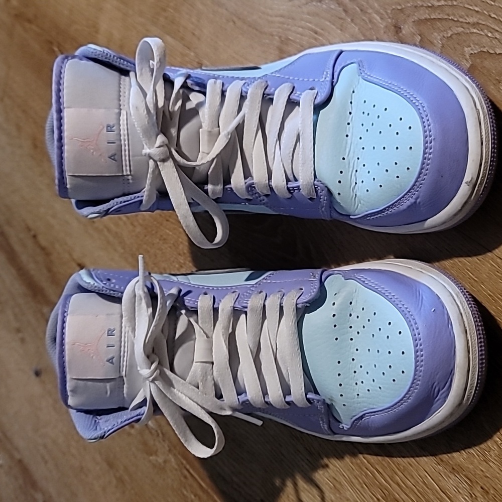 Jordan 1 Mid Purple Aqua